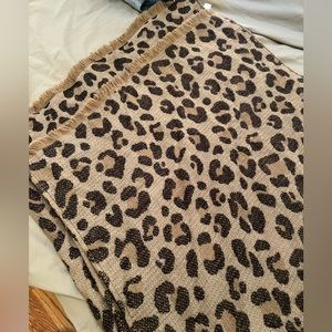 [TAGS ON] Banana Republic Shawl / Poncho